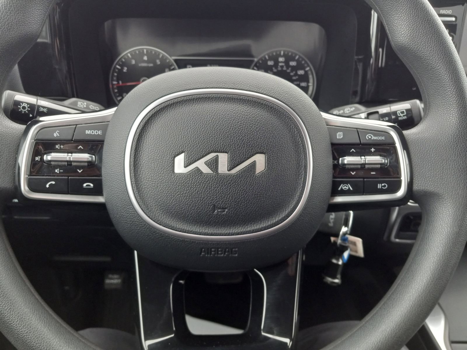 Used 2023 Kia Sorento LX image 20