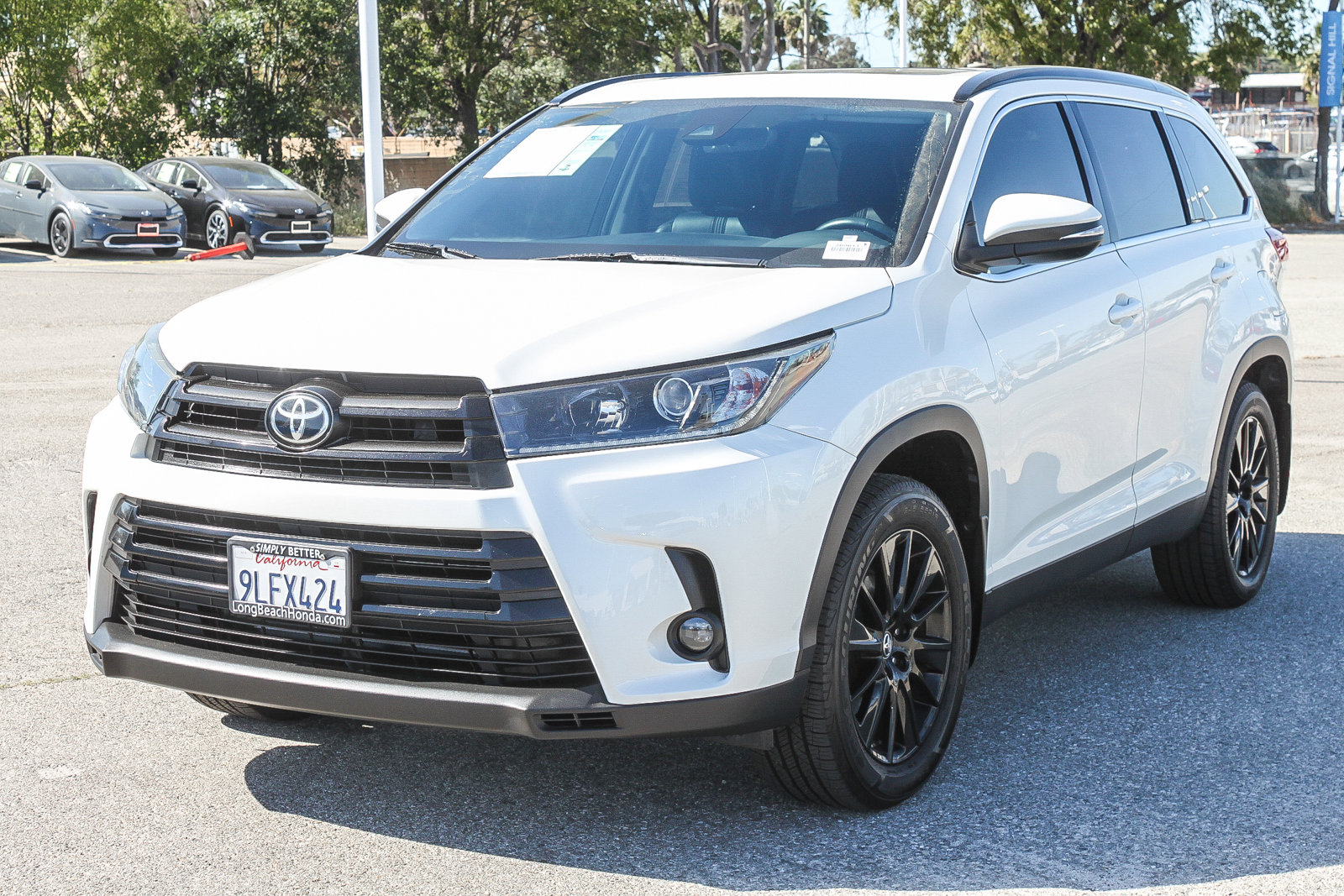 Used 2019 Toyota Highlander SE image 3