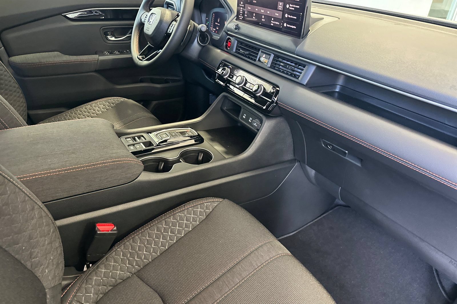 New 2026 Honda Pilot Sport image 18