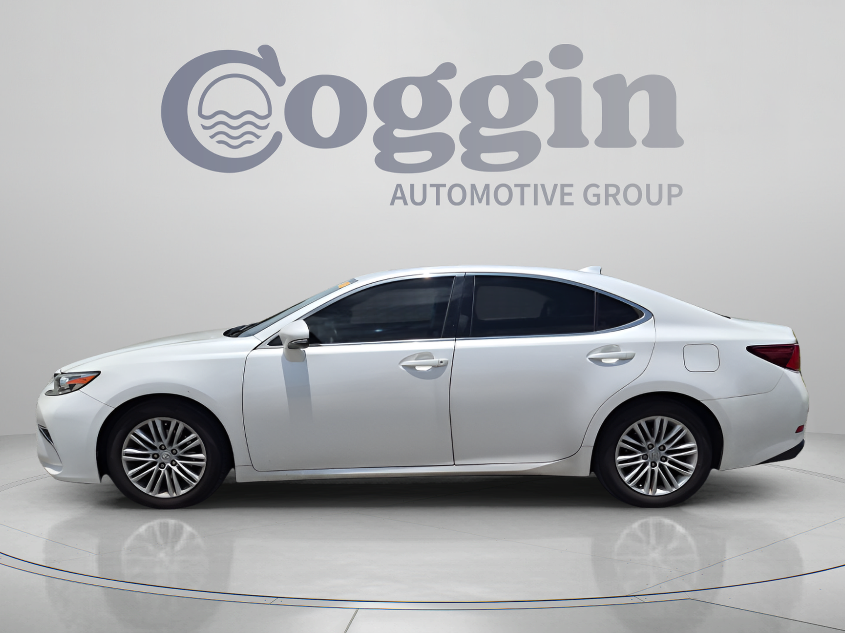Used 2017 Lexus ES 350 FWD image 2