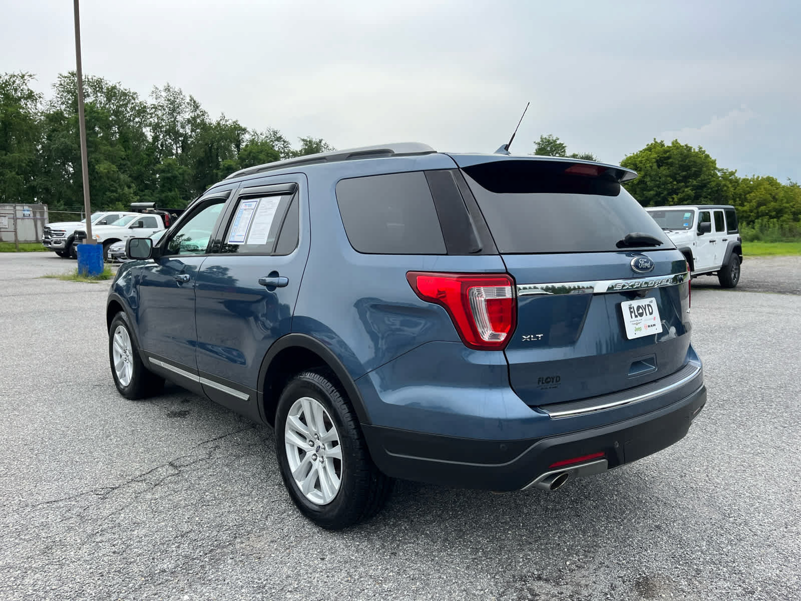 Used 2018 Ford Explorer XLT w/ Equipment Group 201A AWD/4WD image 5