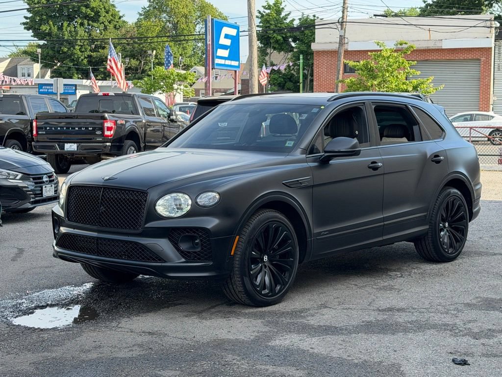 Used 2023 Bentley Bentayga AWD/4WD image 3