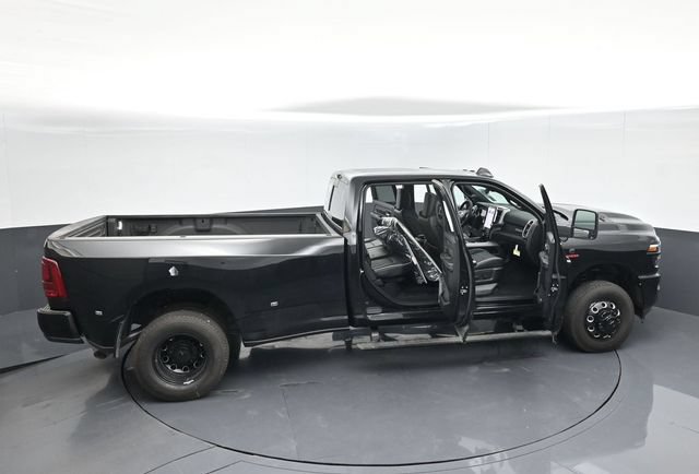 New 2026 RAM 3500 Laramie AWD/4WD image 59