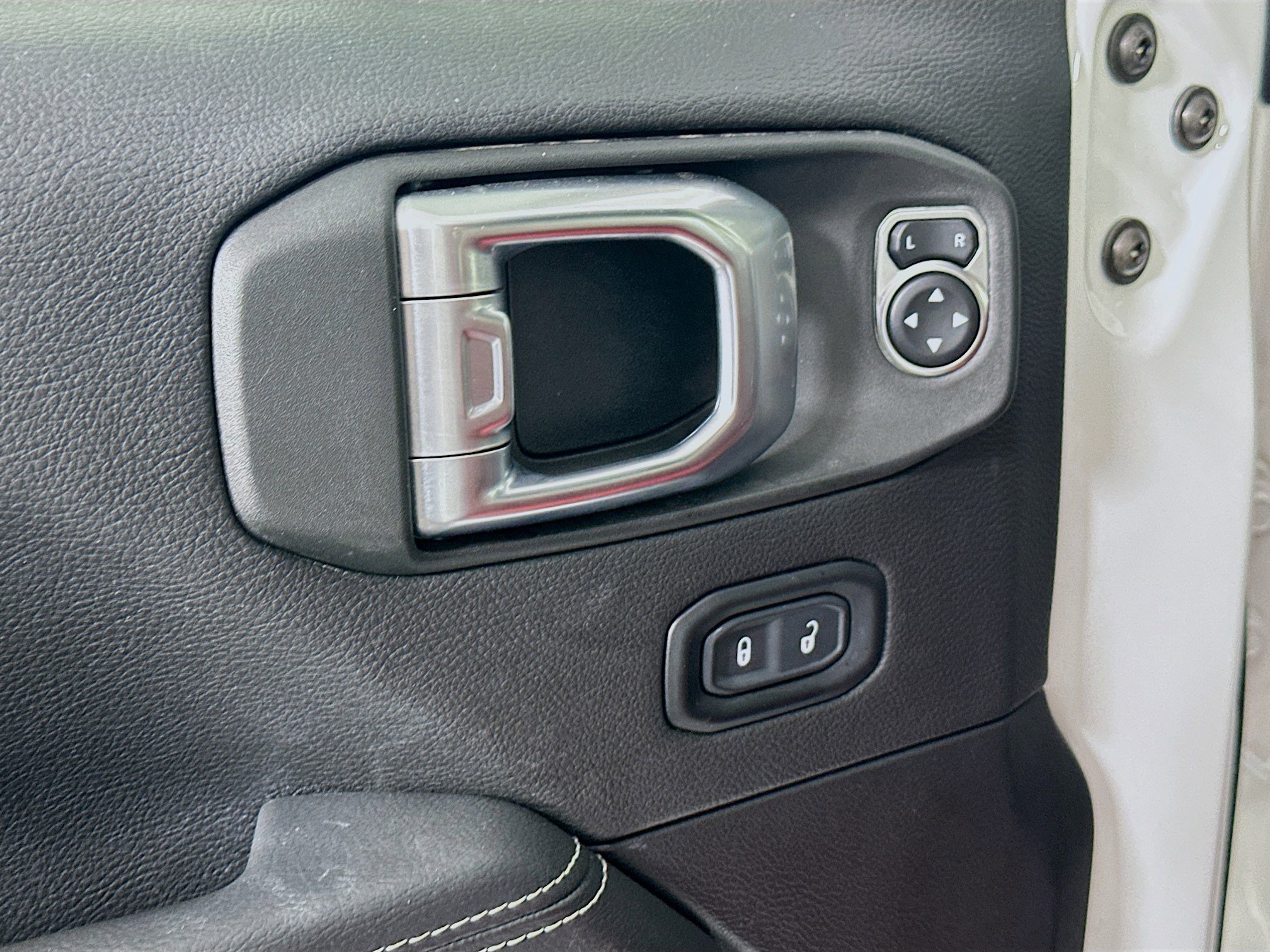 Used 2023 Jeep Wrangler Sahara w/ Cold Weather Group image 15