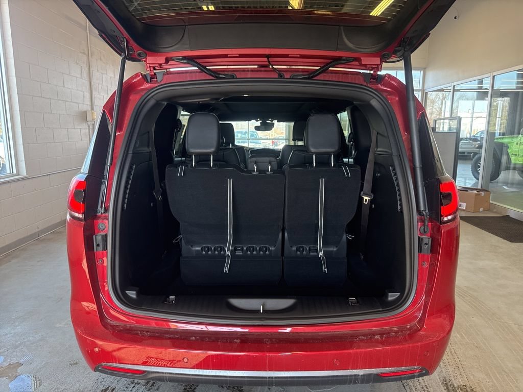 New 2026 Chrysler Pacifica Select FWD image 52
