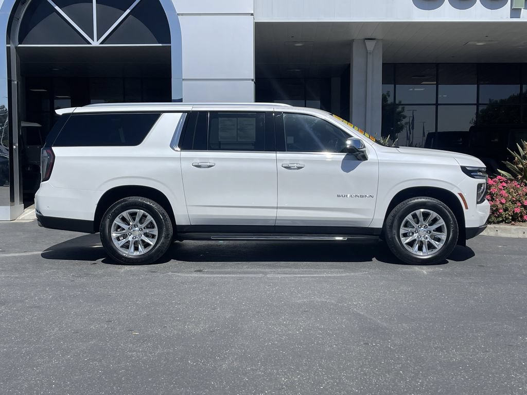 Used 2025 Chevrolet Suburban Premier AWD/4WD image 7