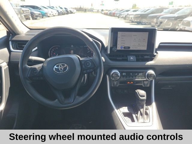 Used 2024 Toyota RAV4 XLE FWD image 4