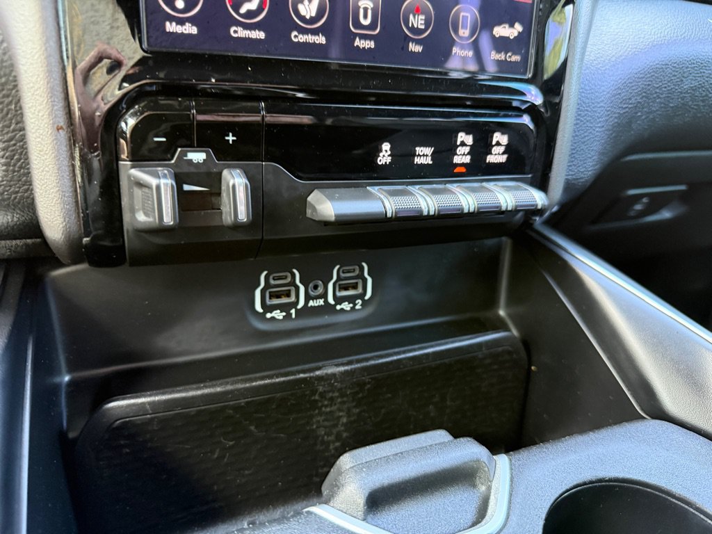 Used 2020 RAM 1500 Laramie w/ Sport Appearance Package AWD/4WD image 37