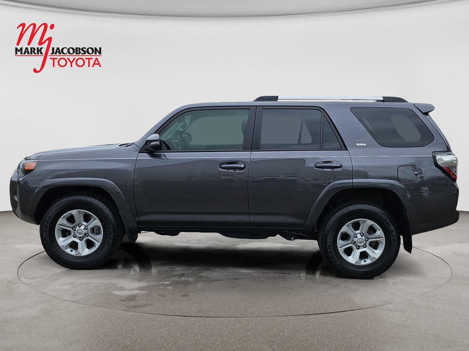 Used 2023 Toyota 4Runner SR5 Premium w/ Moonroof Package RWD image 9