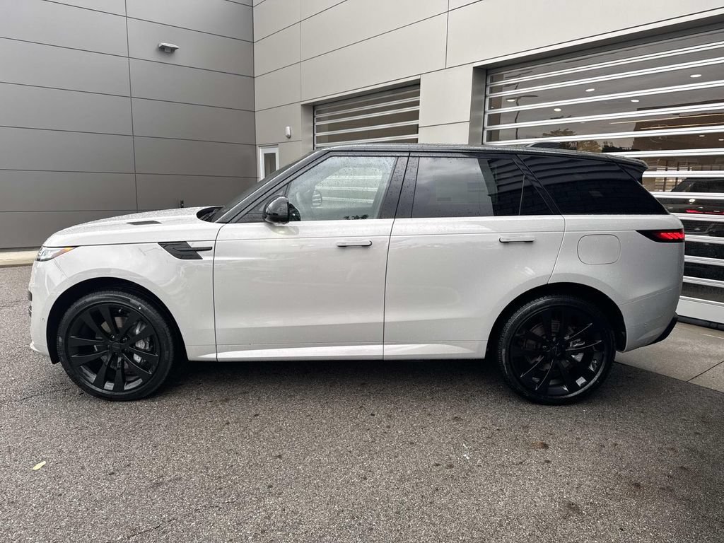 New 2026 Land Rover Range Rover Sport Dynamic SE AWD/4WD image 4