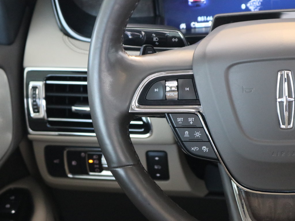 Used 2022 Lincoln Navigator Reserve AWD/4WD image 11