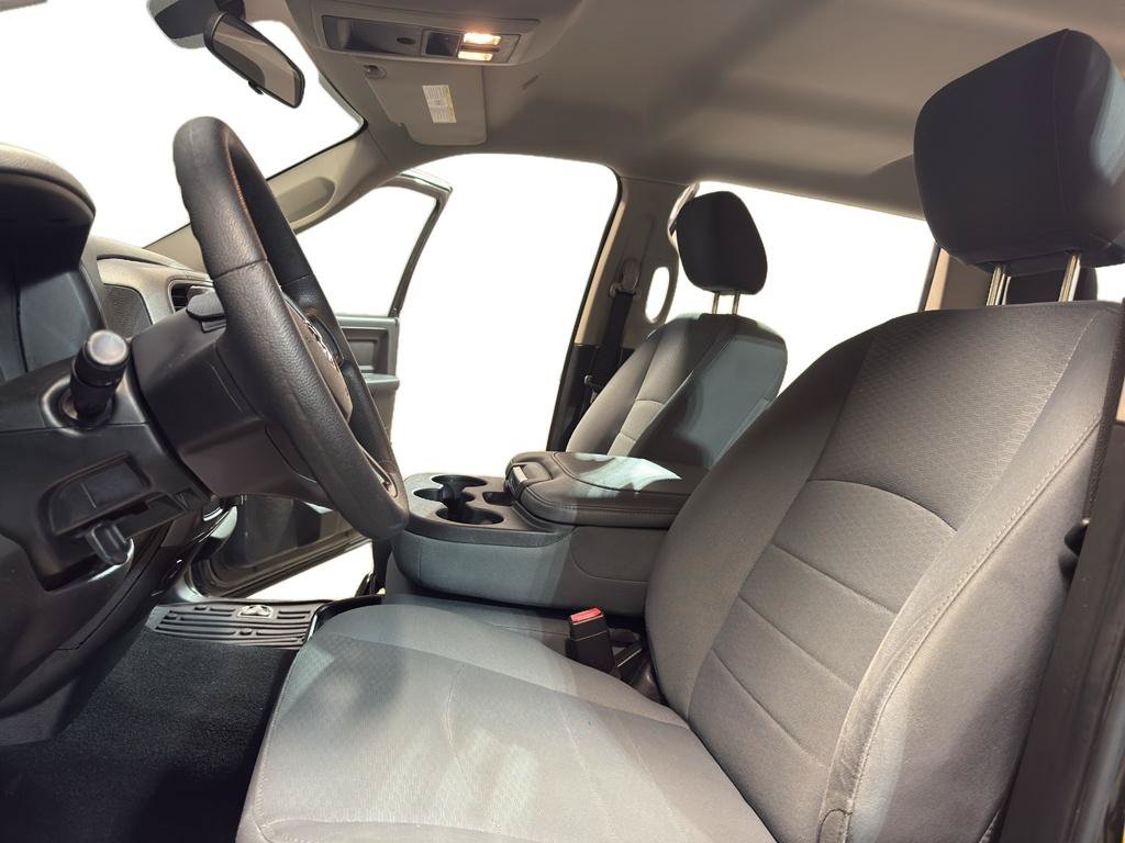 Used 2018 RAM 2500 Tradesman w/ Chrome Appearance Group AWD/4WD image 16