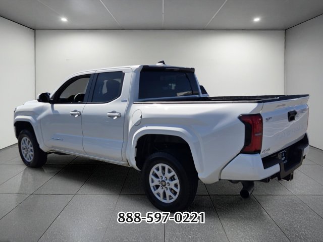 Used 2025 Toyota Tacoma SR5 AWD/4WD image 3