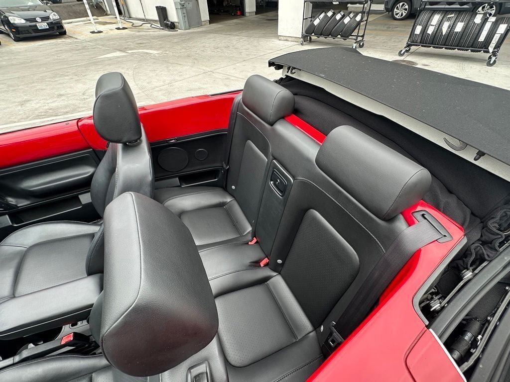 Used 2009 Volkswagen Beetle S FWD image 7