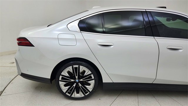 Used 2024 BMW 530i xDrive image 12