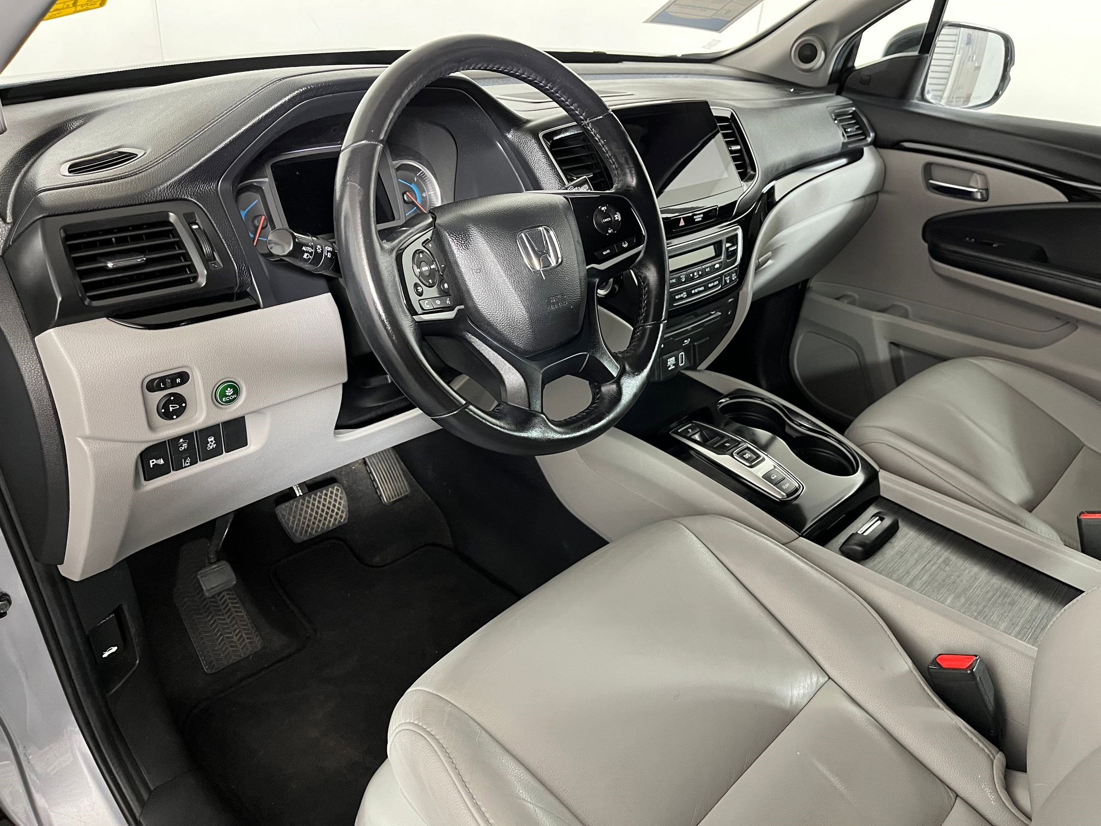 Certified 2019 Honda Pilot Touring image 3