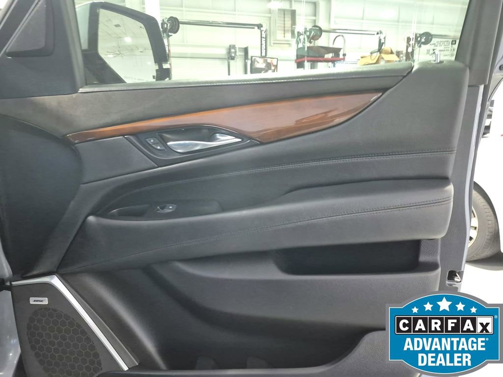 Used 2019 Cadillac Escalade ESV Premium Luxury w/ LPO, Radiant Package AWD/4WD image 27