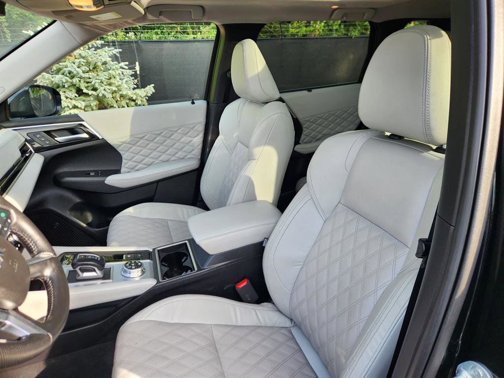 Used 2024 Mitsubishi Outlander SEL AWD/4WD image 32