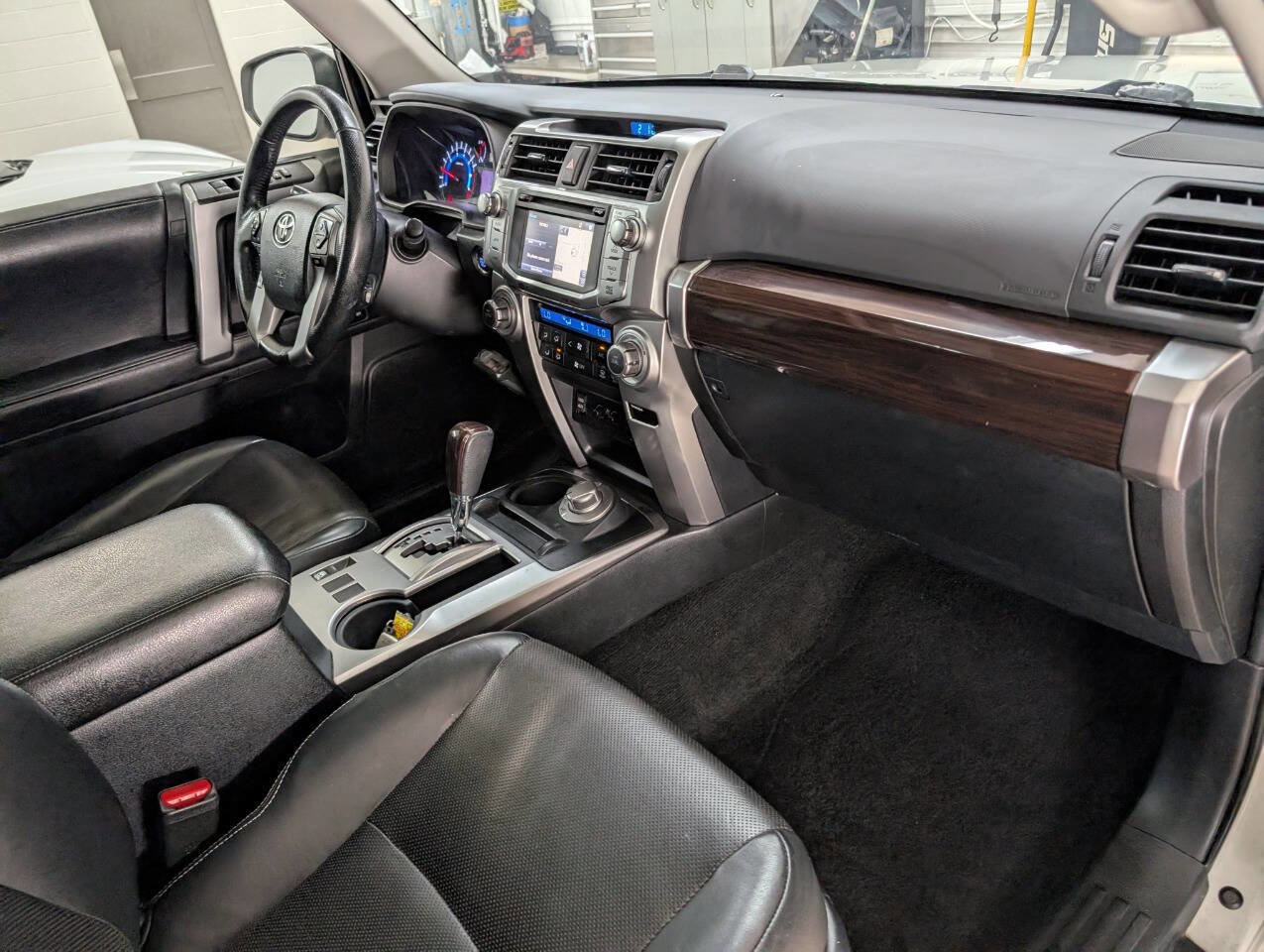 Used 2017 Toyota 4Runner Limited AWD/4WD image 22