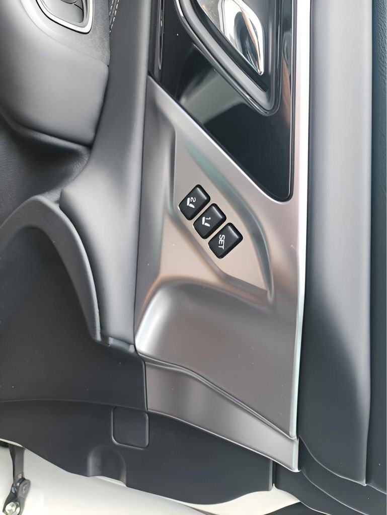 Used 2025 Subaru Outback Limited image 16