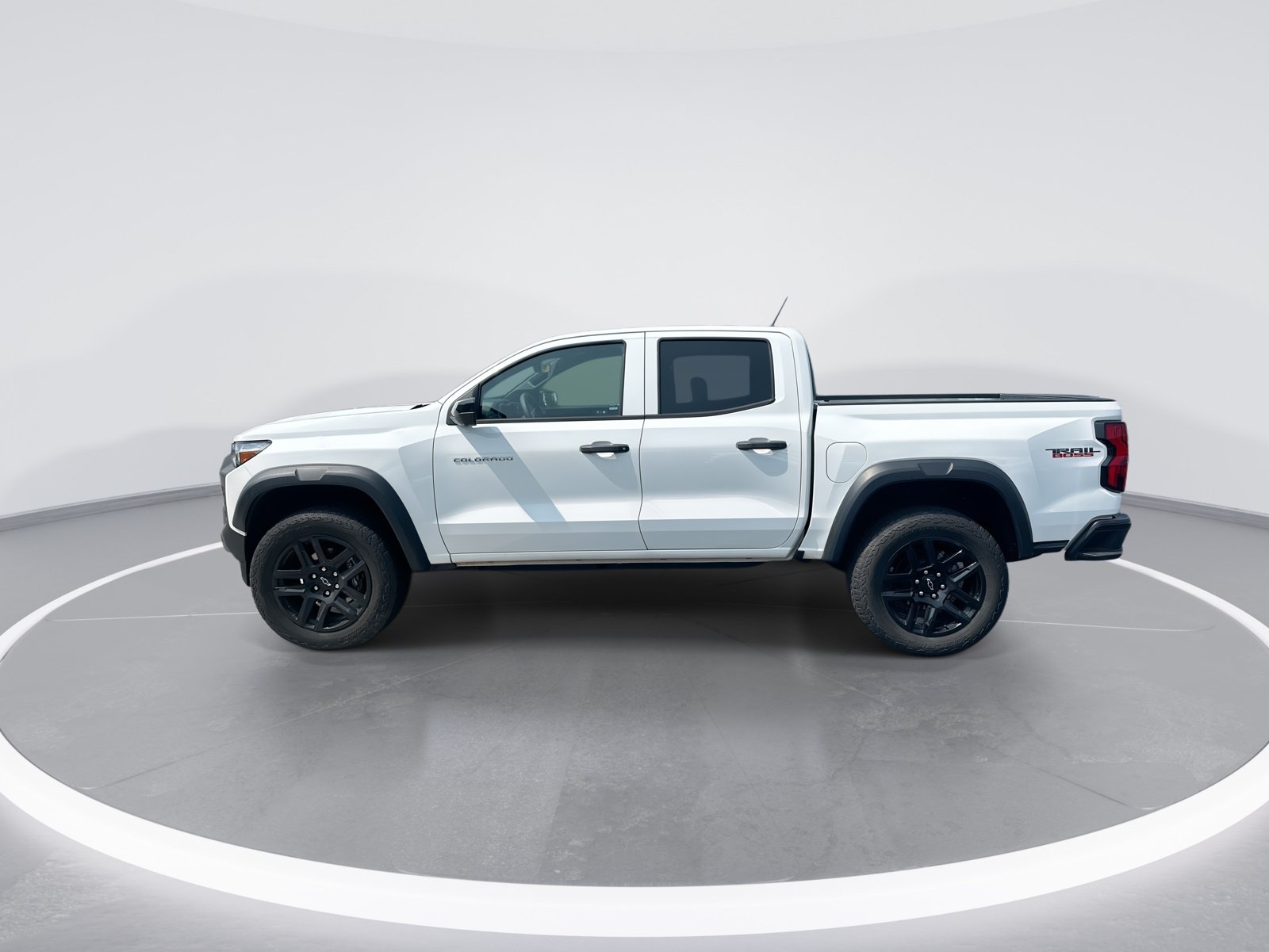 Used 2024 Chevrolet Colorado Trail Boss w/ Technology Package AWD/4WD image 6