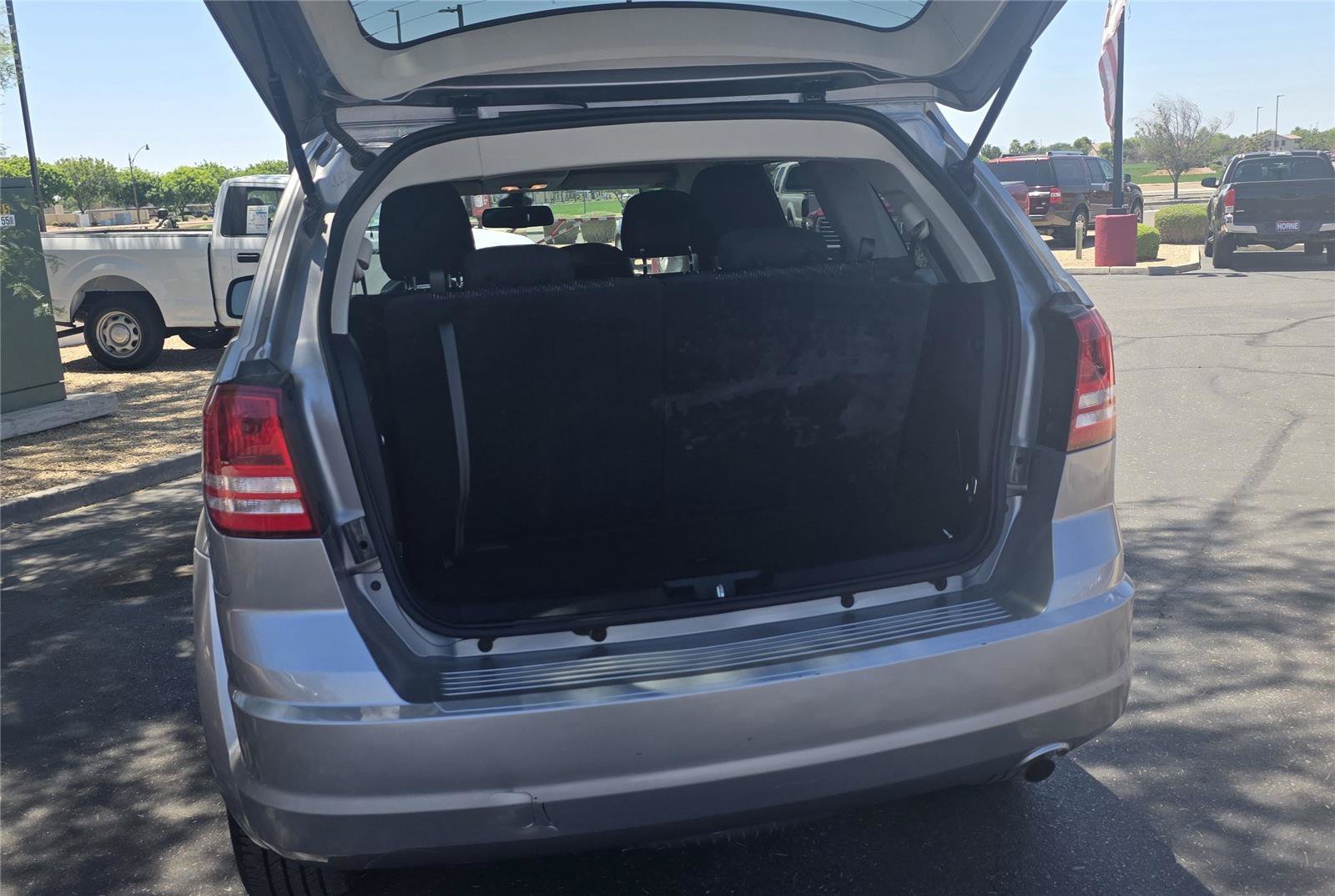 Used 2019 Dodge Journey SE FWD image 10
