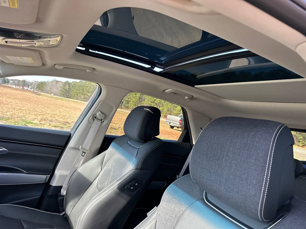 Used 2023 Genesis Electrified GV70 Advanced image 37