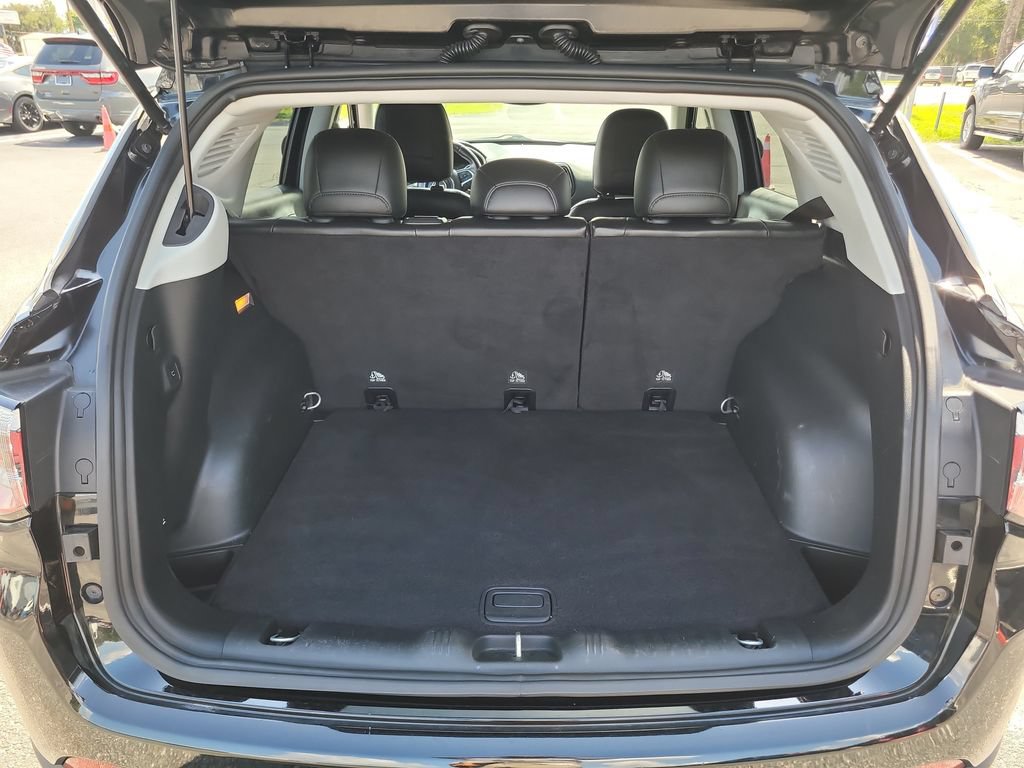 Used 2019 Jeep Compass Latitude FWD image 8