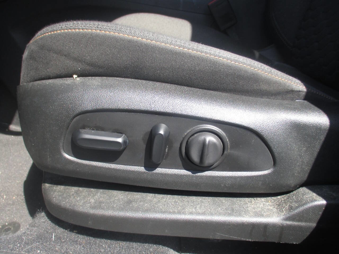 Used 2020 Chevrolet Equinox LT image 17
