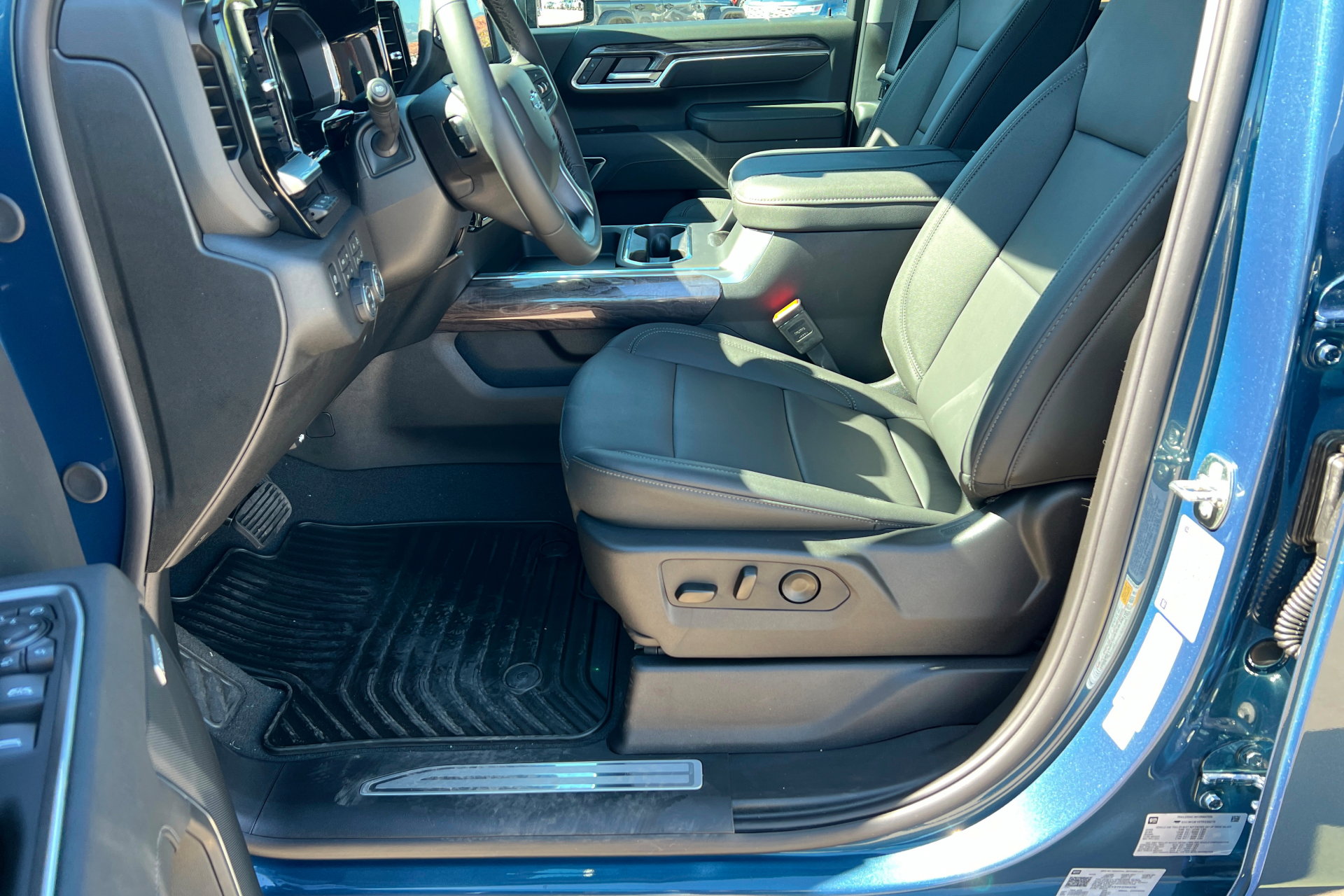 New 2026 Chevrolet Silverado 3500 LTZ w/ LTZ Plus Package AWD/4WD image 18