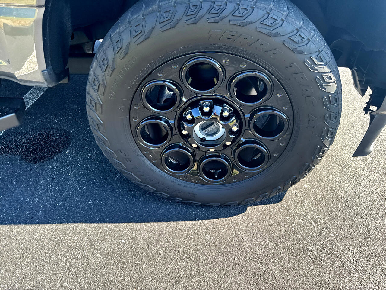 Used 2023 Ford F250 Lariat w/ Black Appearance Package image 25