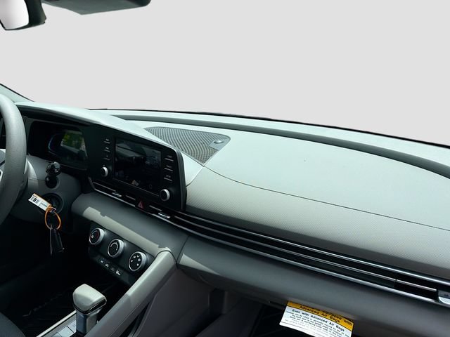 New 2026 Hyundai Elantra SE FWD image 28