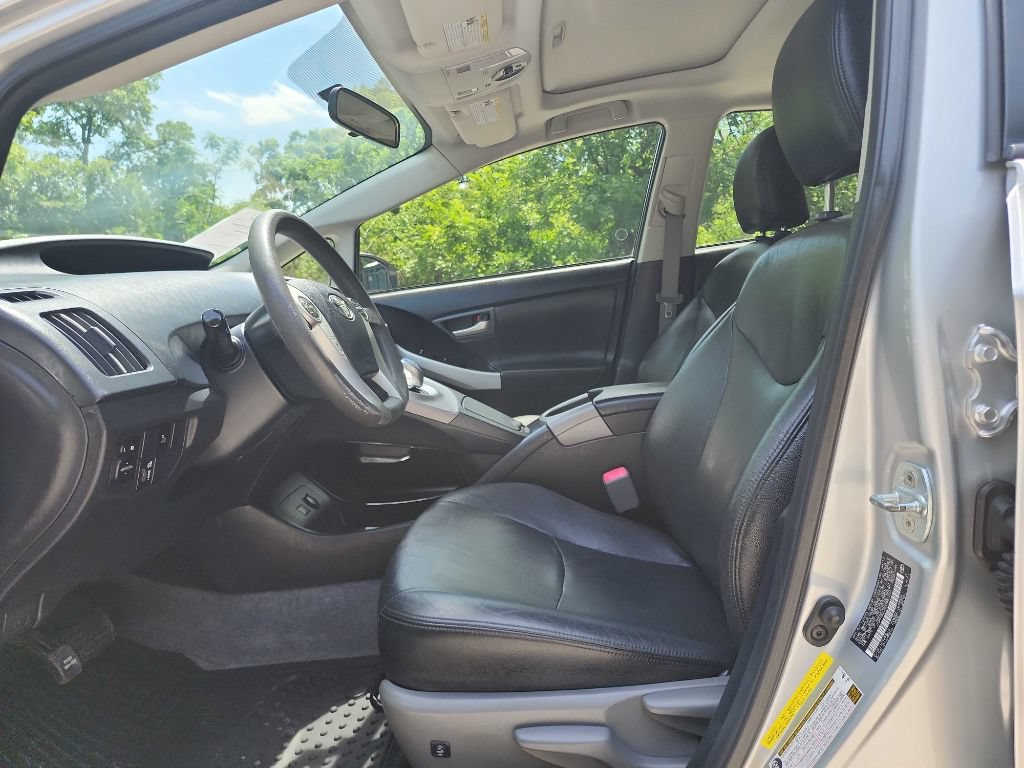 Used 2012 Toyota Prius Three w/ Solar Roof Pkg FWD image 16