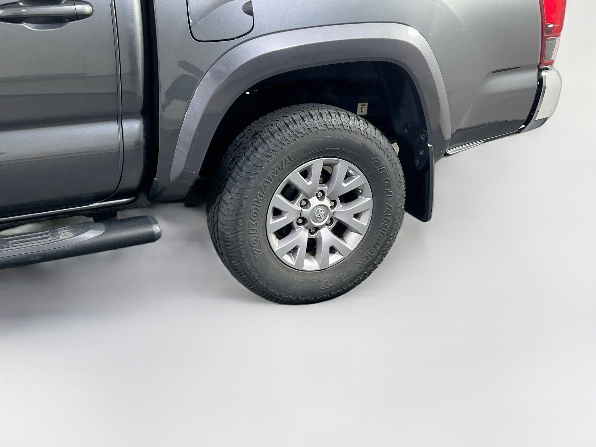Used 2019 Toyota Tacoma SR5 AWD/4WD image 28