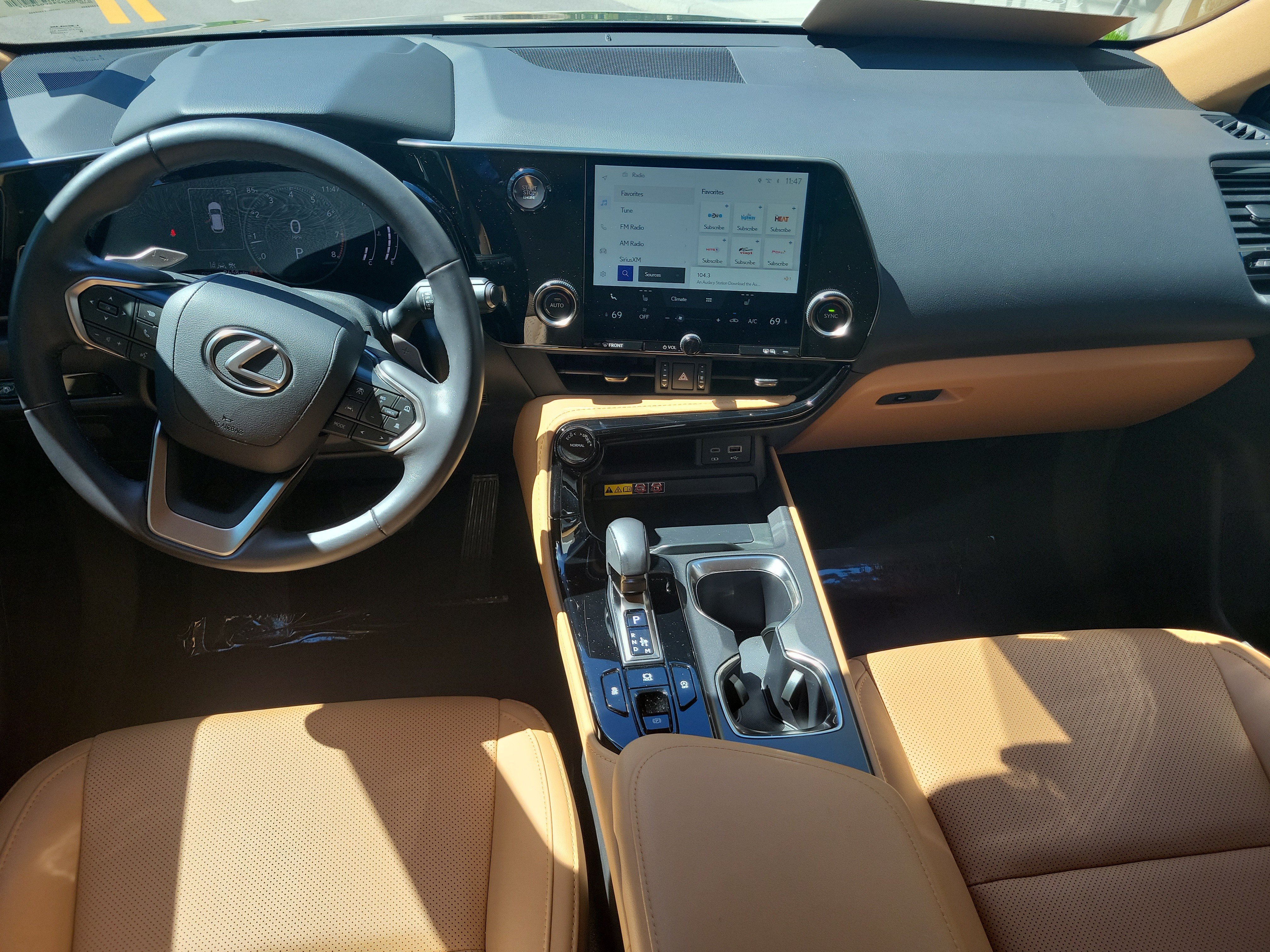 Used 2025 Lexus NX 250 FWD w/ Accessory Package (K3) image 16