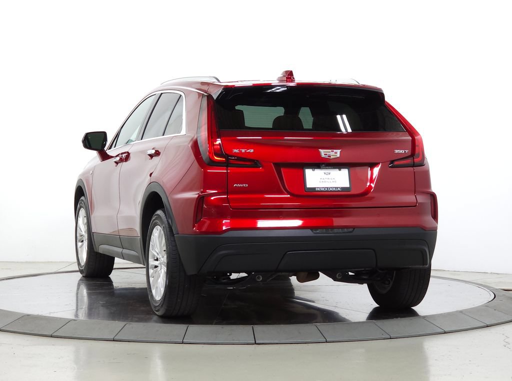 Certified 2024 Cadillac XT4 Luxury w/ Cold Weather Package AWD/4WD image 3