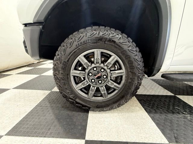 Used 2024 GMC Sierra 1500 AT4X image 12