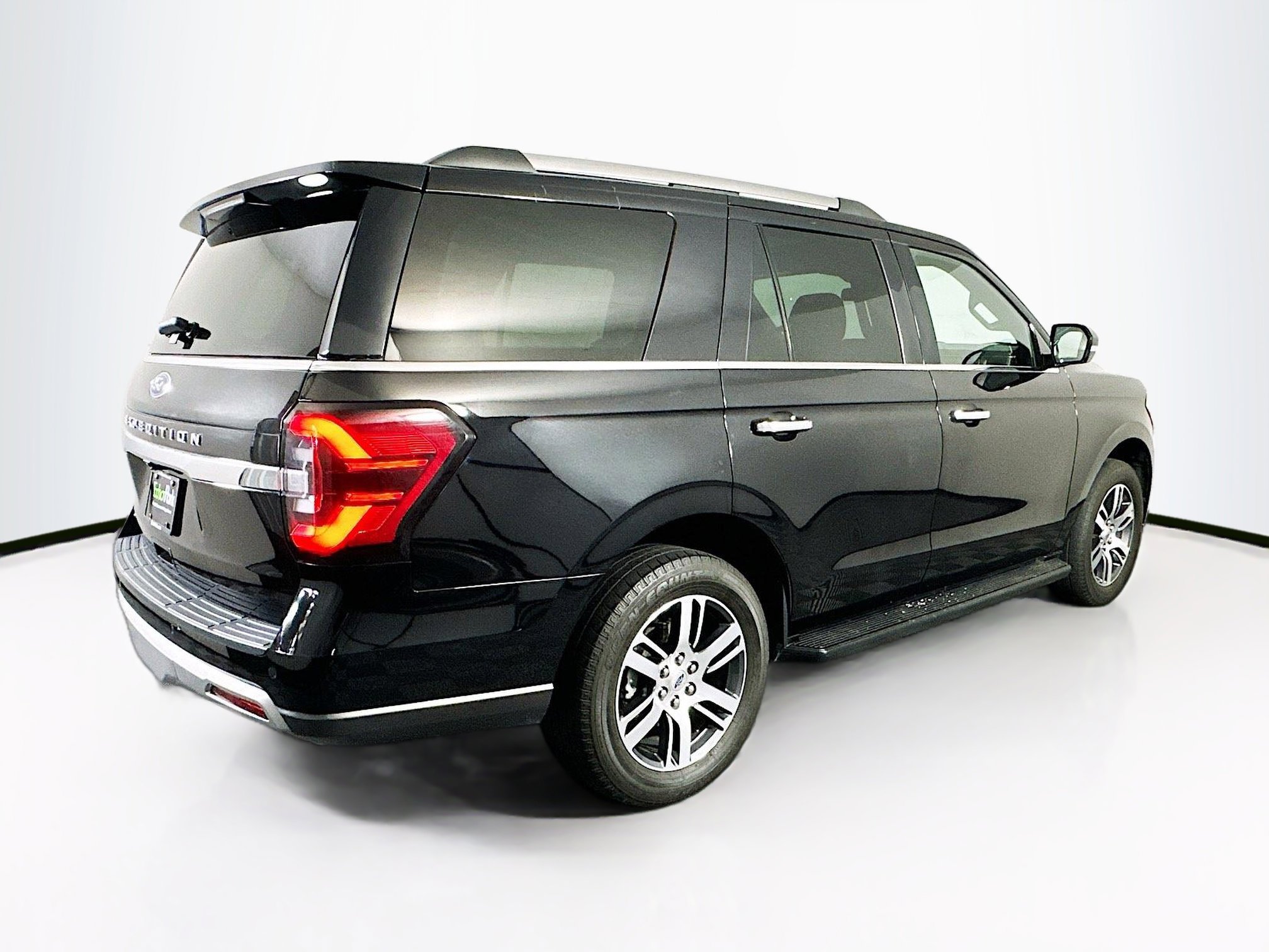 Used 2024 Ford Expedition Limited image 9