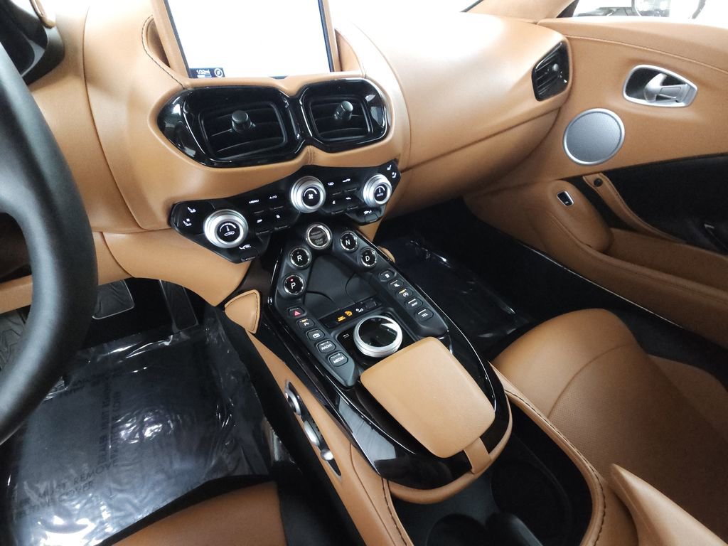 Used 2021 Aston Martin V8 Vantage Roadster RWD image 16