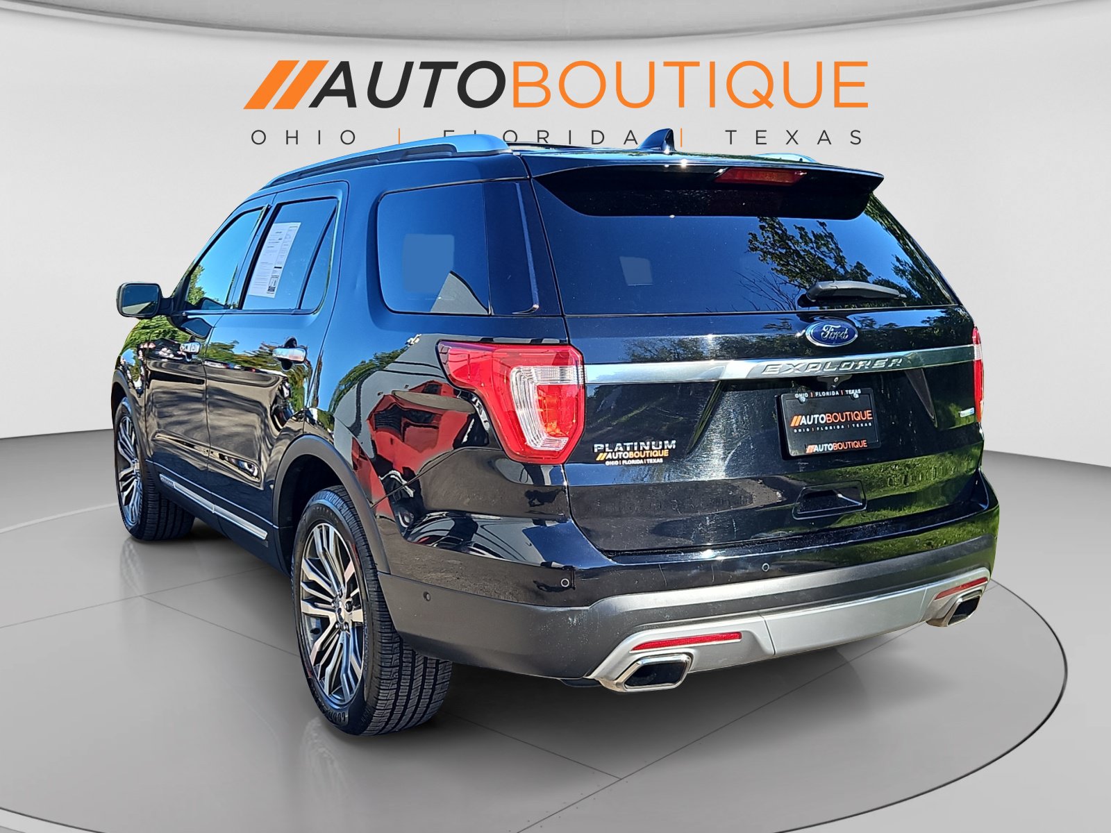 Used 2017 Ford Explorer Platinum AWD/4WD image 3