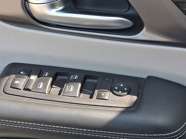 Used 2024 Chrysler Pacifica Limited image 21