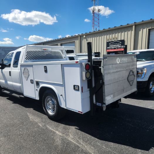Used 2016 Ford F250 XL w/ Power Equipment Group RWD image 3