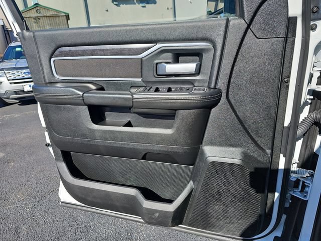 Used 2024 RAM 3500 Big Horn AWD/4WD image 30