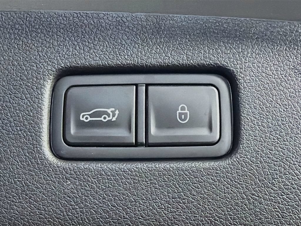 Used 2025 Genesis GV70 2.5T AWD/4WD image 32