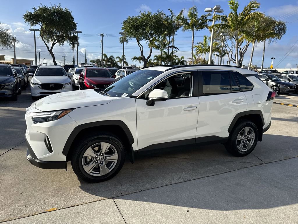 Used 2024 Toyota RAV4 XLE w/ Convenience Package image 10