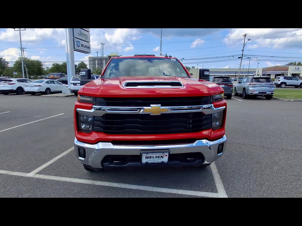 Used 2026 Chevrolet Silverado 2500 LT AWD/4WD image 3