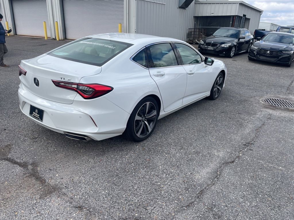 Certified 2025 Acura TLX w/ Technology Package image 4