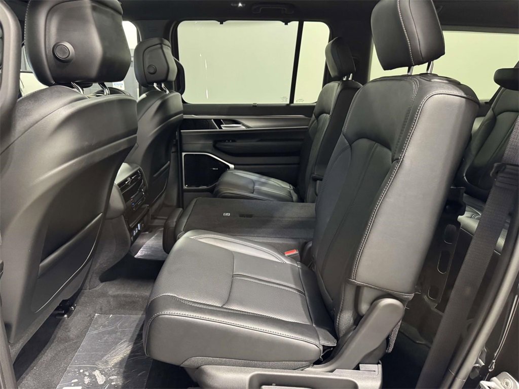 New 2026 Jeep Grand Wagoneer L Limited image 18