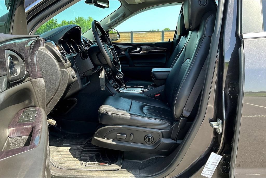 Used 2017 Buick Enclave Leather w/ Trailering Package, 4500 LBS. AWD/4WD image 27