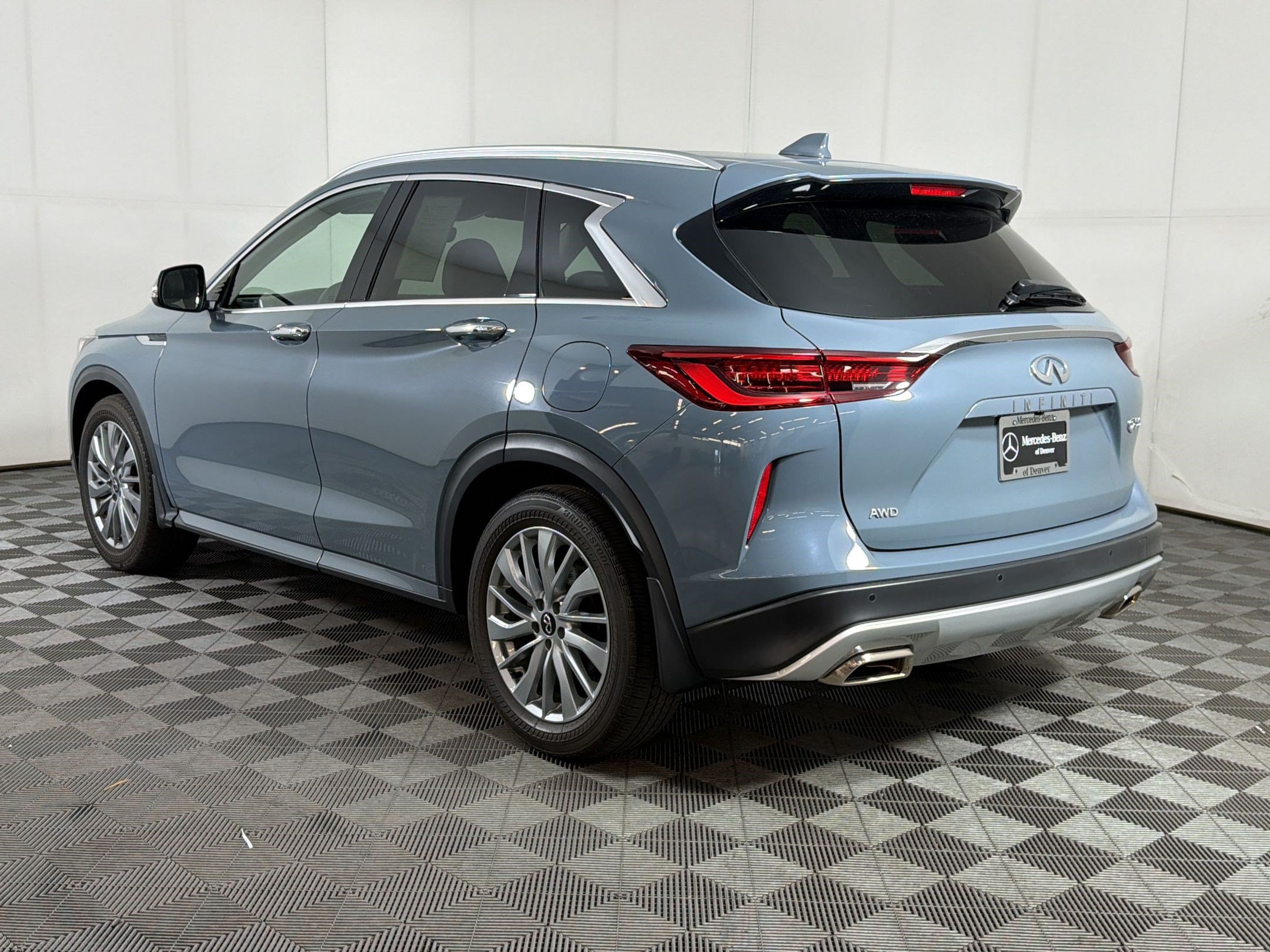 Used 2023 INFINITI QX50 Luxe AWD/4WD image 3